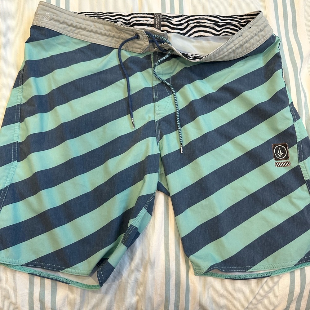 Volcom Men’s Swim Trunks Size 38